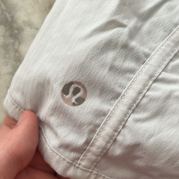 lululemon white track runner shorts - Picture 3 of 4